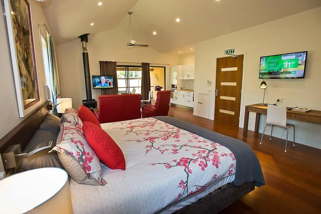 Witches Falls Cottages タンボリーン・マウンテン