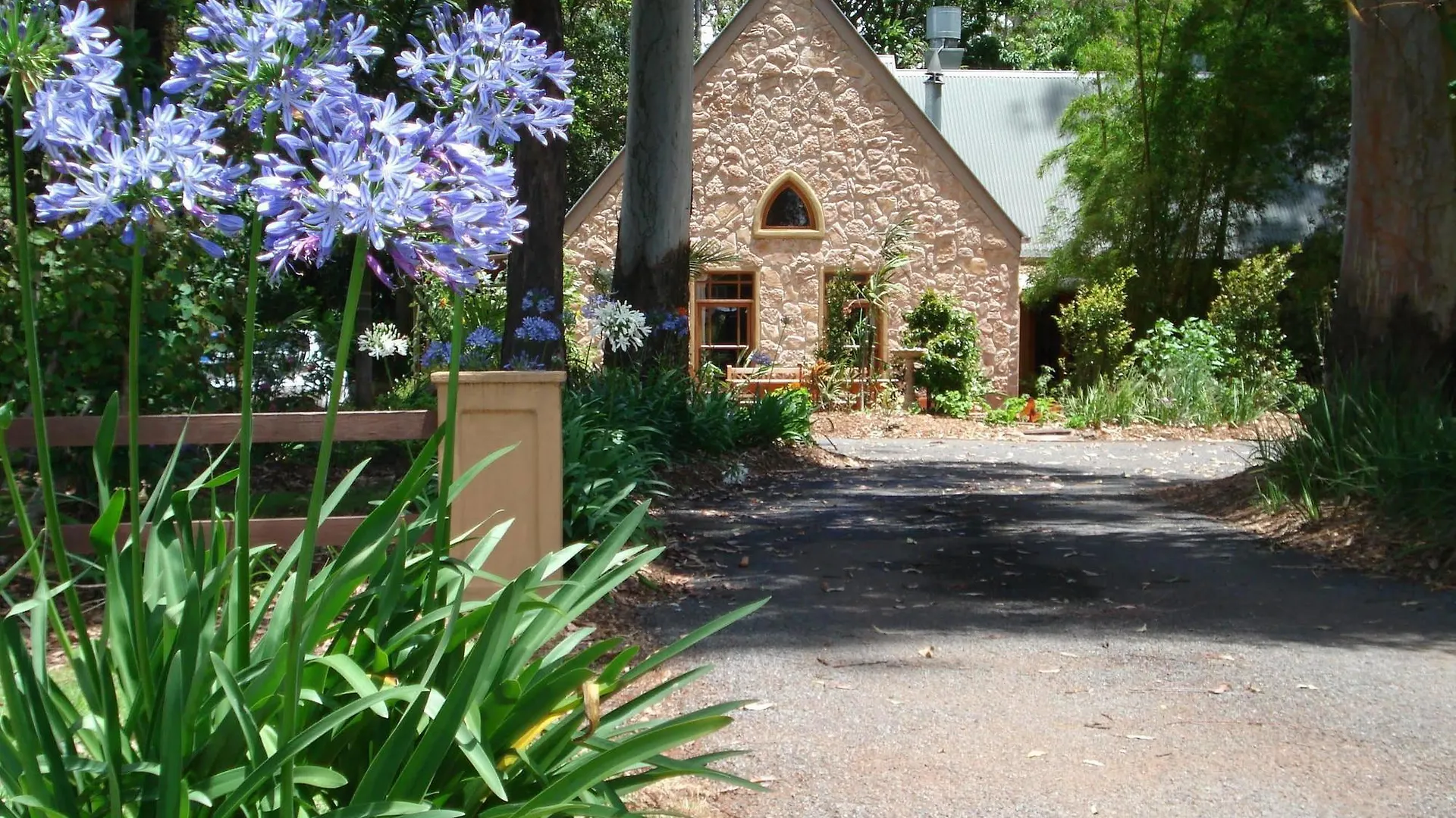 Witches Falls Cottages タンボリーン・マウンテン