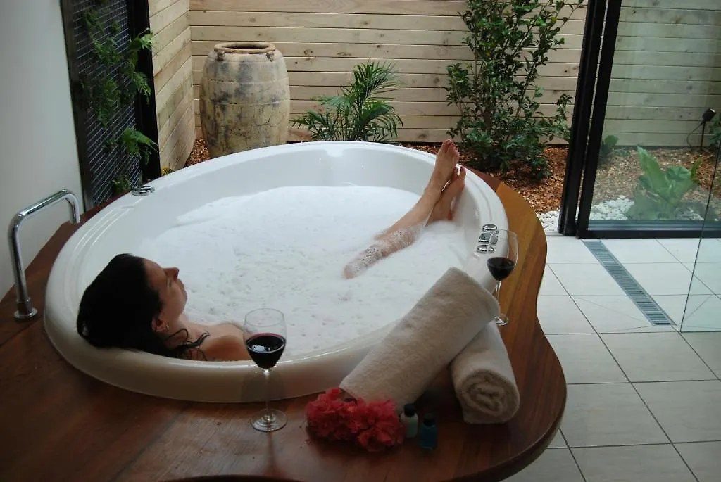 Witches Falls Cottages Mount Tamborine Australia