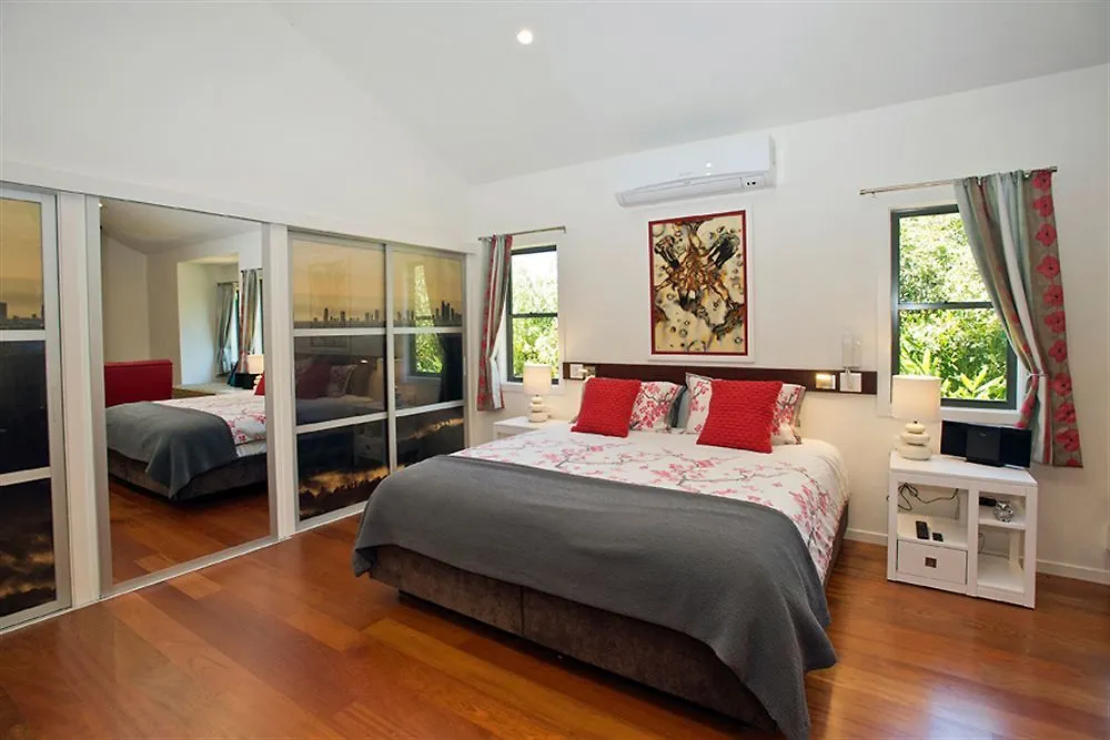 Witches Falls Cottages Mount Tamborine Lodge
