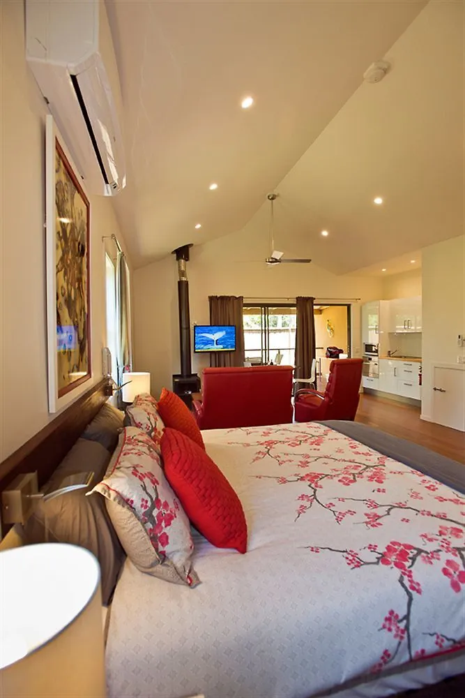 Witches Falls Cottages Mount Tamborine Australia